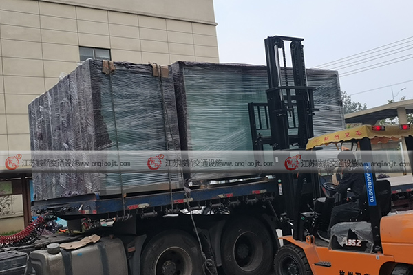 鄭州候車(chē)亭廣告公司